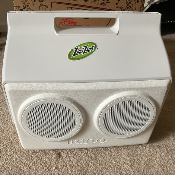 Igloo Kooltunes 14 Qt Cooler - Picture 1 of 5